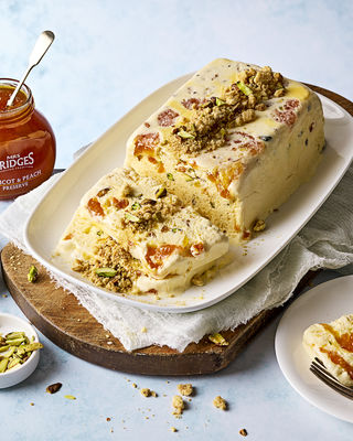 Apricot Parfait with Pistachio Crumble 